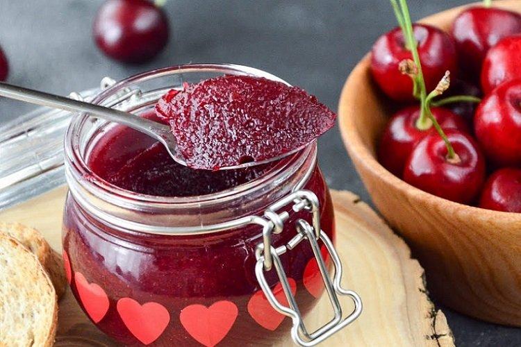 Liberečné čerešne so želatínou Liberečné čerešne so želatínou