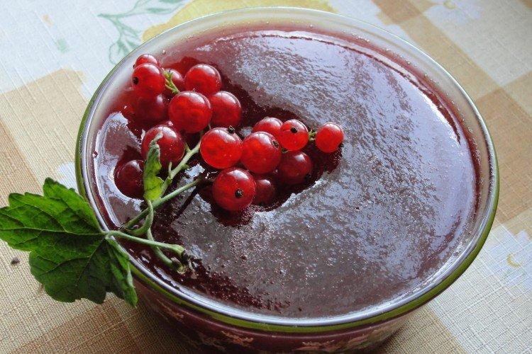 Džem s červeným ríbezľou a banánom Džem s červeným ríbezľou a banánom