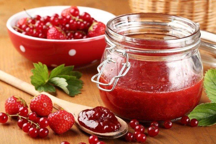Džem z červeného ríbezle a jahody Džem z červeného ríbezle a jahody