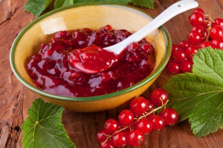 Džem z červených ríbezlí s medom Džem z červených ríbezlí s medom