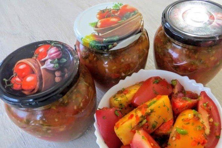 Šalát z kórejských paradajok Šalát z kórejských paradajok