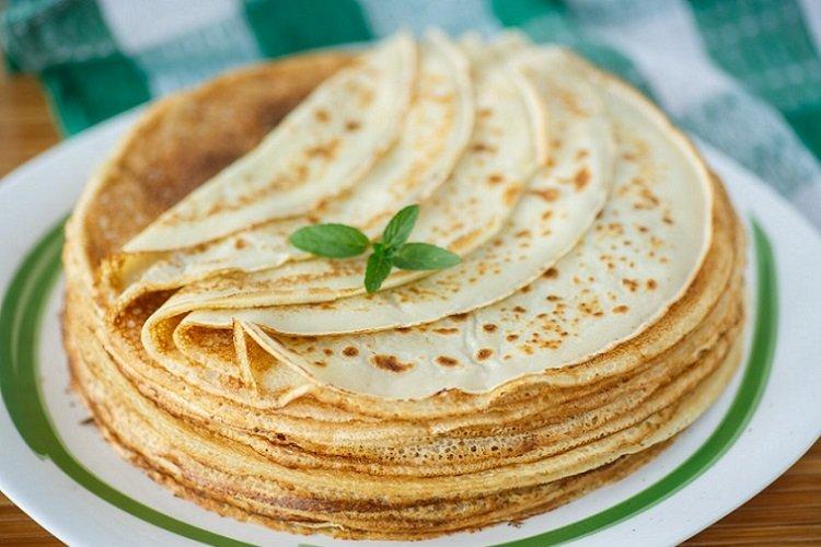 Tenké palacinky s mliekom Tenké palacinky s mliekom