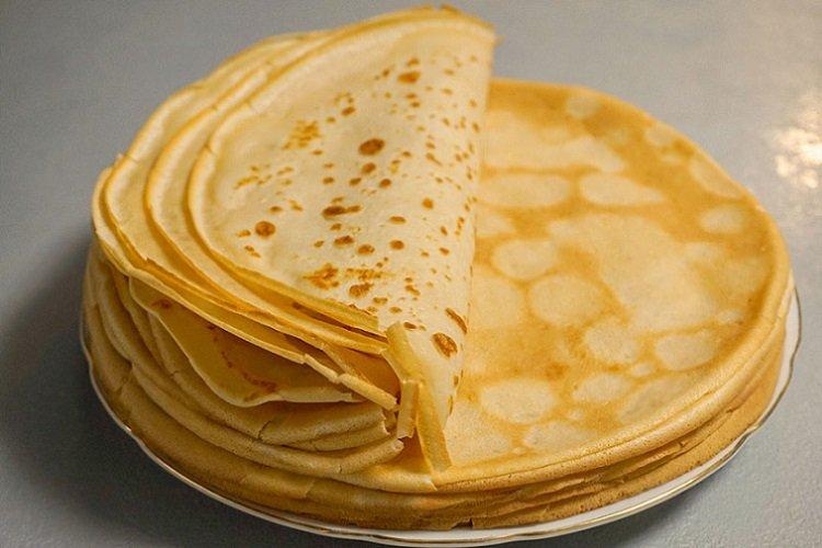 Palacinky s mliekom a maslom Palacinky s mliekom a maslom