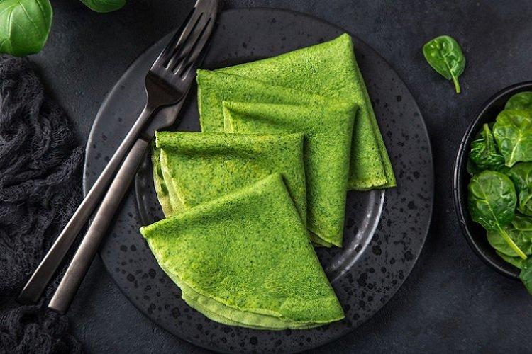 Zelené palacinky s mliekom Zelené palacinky s mliekom