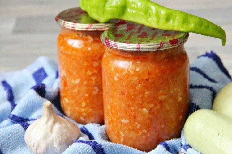Adjika z paradajok s cuketou Adjika z paradajok s cuketou