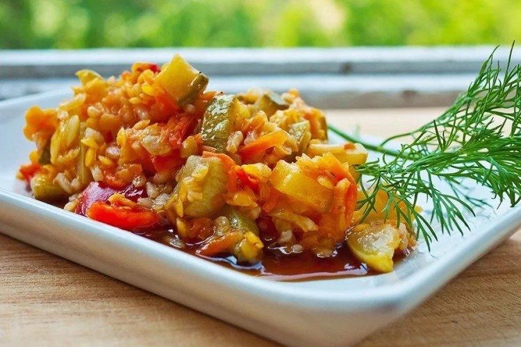 Zeleninu restujeme s ryžou Zeleninu restujeme s ryžou
