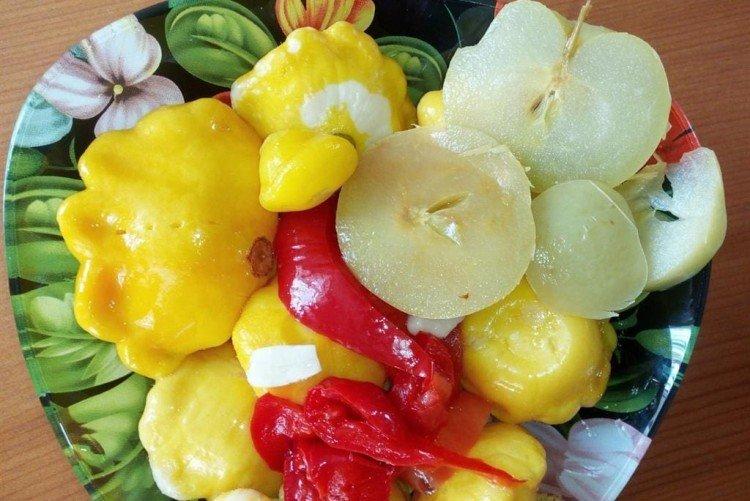 Nakladaná tekvica s jablkami na zimu Nakladaná tekvica s jablkami na zimu
