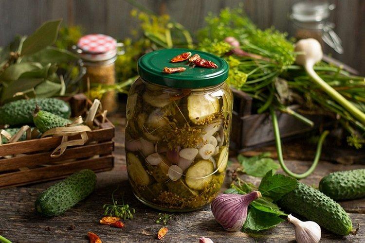 Nakladané uhorky na kúsky Nakladané uhorky na kúsky