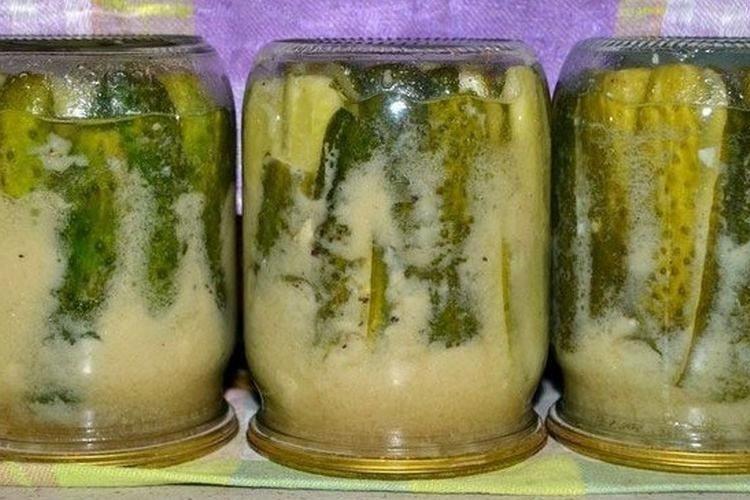 Nakladané uhorky so suchou horčicou Nakladané uhorky so suchou horčicou