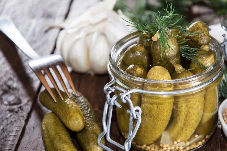 Nakladané uhorky s vodkou Nakladané uhorky s vodkou