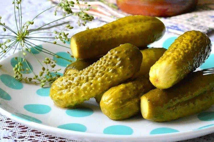 Nakladané uhorky s aspirínom Nakladané uhorky s aspirínom