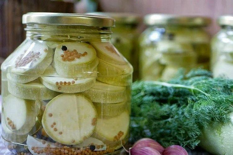 Marinované cukety s horčicou a cesnakom Marinované cukety s horčicou a cesnakom