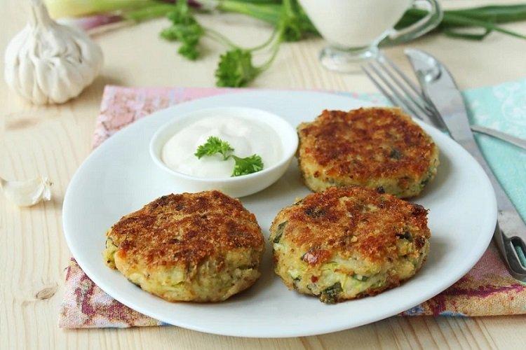 Kotlety z mletého mäsa a cukety Kotlety z mletého mäsa a cukety