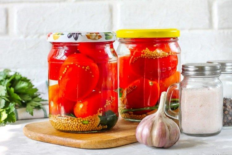 Paradajky marinované s horčicou Paradajky marinované s horčicou