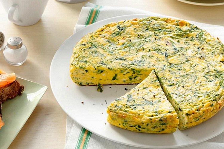 Omeleta s cuketou v pomalom hrnci Omeleta s cuketou v pomalom hrnci