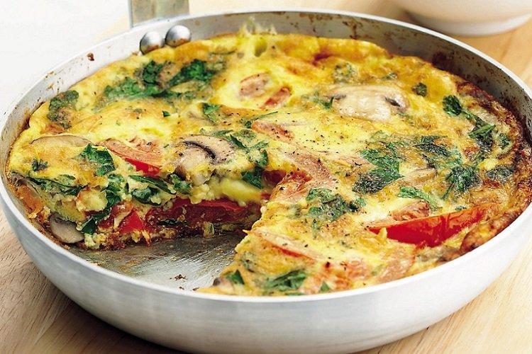 Sviežu omeletu s cuketou v rúre Sviežu omeletu s cuketou v rúre