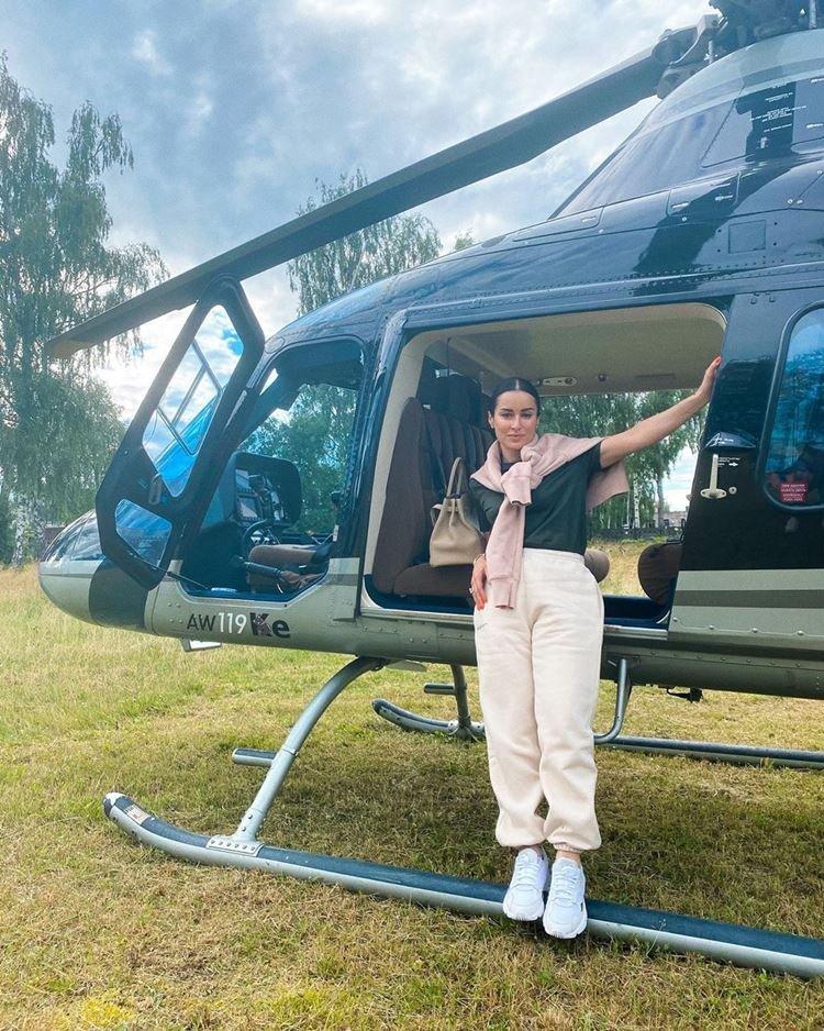Tina Kandelaki a aktívny odpočinok - Kde celebrity odpočívajú v lete 2020 Tina Kandelaki a aktívny odpočinok - Kde celebrity odpočívajú v lete 2020