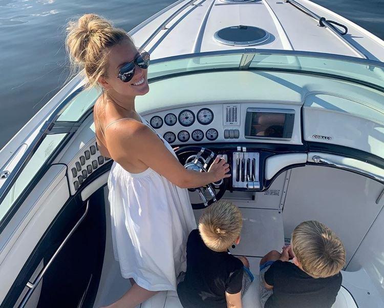 Maria Kozhevnikova na jachte - kde celebrity odpočívajú v lete 2020 Maria Kozhevnikova na jachte - kde celebrity odpočívajú v lete 2020