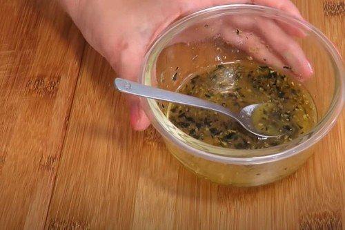 Grécky šalát s dresingom z medovej horčice - recept krok za krokom Grécky šalát s dresingom z medovej horčice - recept krok za krokom
