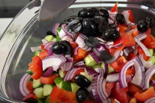 Šalát z gréckeho balzamikového octu - recept krok za krokom Šalát z gréckeho balzamikového octu - recept krok za krokom