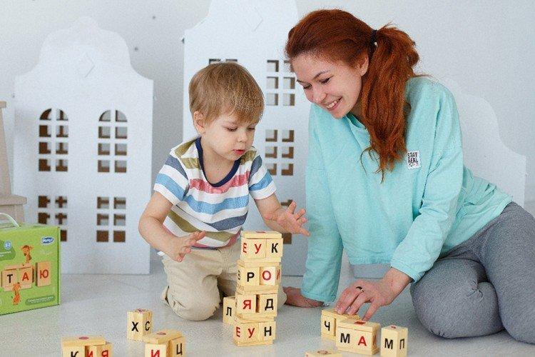 Kocky a karty - Ako naučiť dieťa čítať Kocky a karty - Ako naučiť dieťa čítať