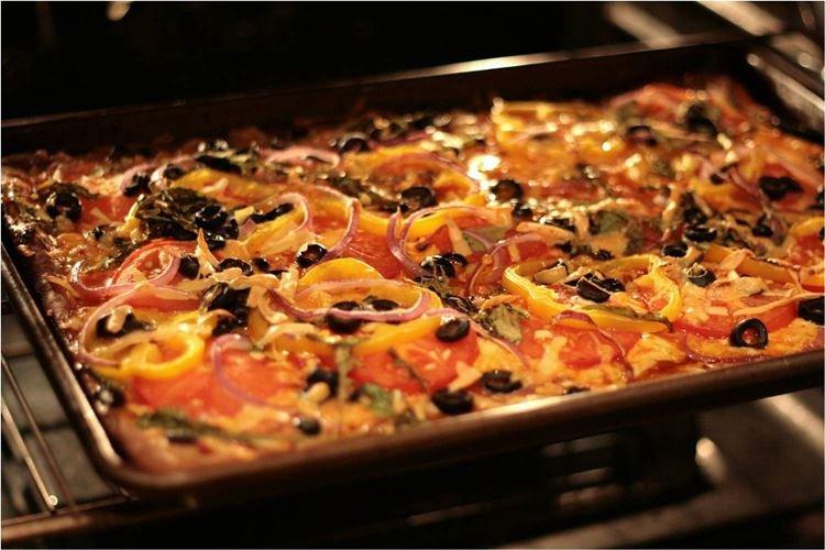 Pizza s kuracou pečeňou - ako uvariť kuraciu pečeň Pizza s kuracou pečeňou - ako uvariť kuraciu pečeň