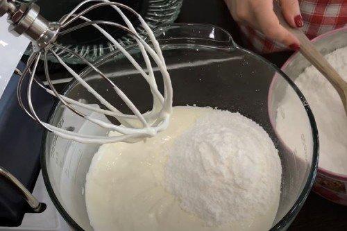 Kyslá smotana bez pečenia - recept krok za krokom Kyslá smotana bez pečenia - recept krok za krokom