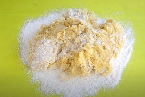 Klasický medový koláč s dvoma druhmi krému - recept krok za krokom Klasický medový koláč s dvoma druhmi krému - recept krok za krokom