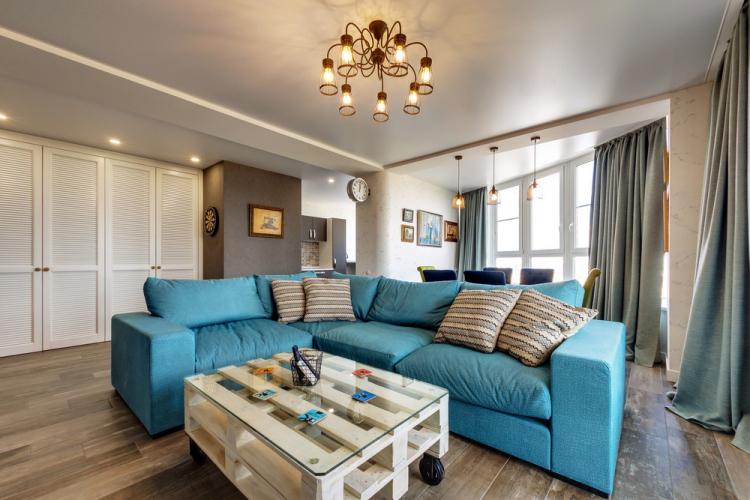 Vidējais mansarda dzīvoklis, 102 m2