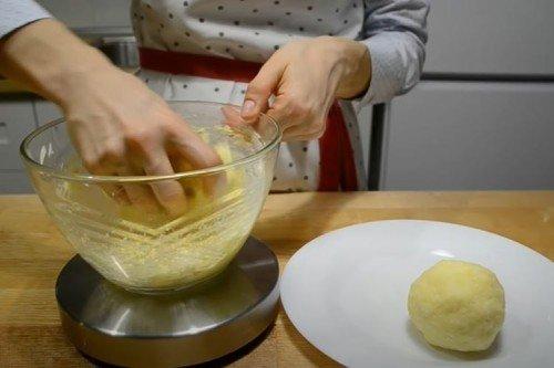 Osetský koláč so syrom a zemiakmi - recept krok za krokom Osetský koláč so syrom a zemiakmi - recept krok za krokom