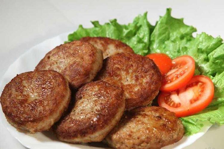 Pečeňové kotlety s kyslou smotanou - recepty Pečeňové kotlety s kyslou smotanou - recepty