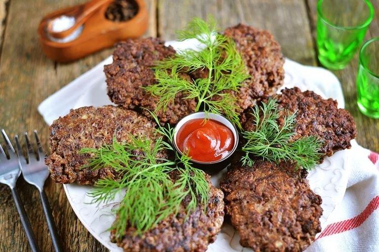 Pečeňové kotlety s kyslou kapustou - recepty Pečeňové kotlety s kyslou kapustou - recepty