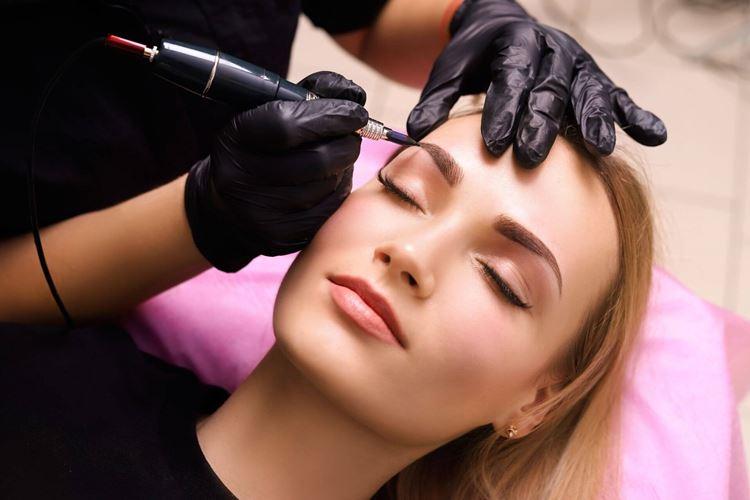Permanentný make -up obočia: čo to je (pred a po fotografiách) Permanentný make -up obočia: čo to je (pred a po fotografiách)