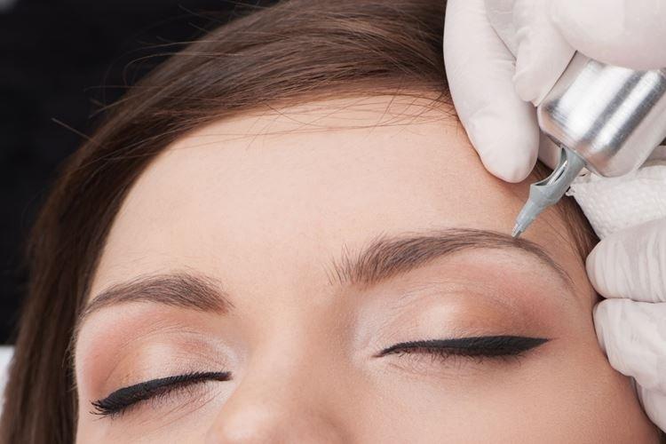 Čo sa stane s vašim obočím - Permanentný make -up obočia Čo sa stane s vašim obočím - Permanentný make -up obočia