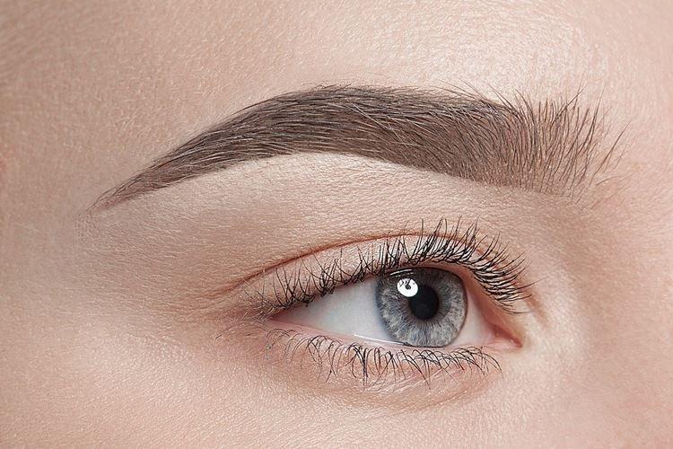 Prášková technika - Permanentný make -up obočia Prášková technika - Permanentný make -up obočia