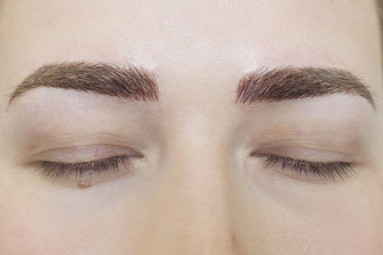 Microblading - techniky na trvalé líčenie obočia Microblading - techniky na trvalé líčenie obočia