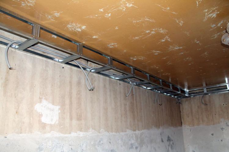 Nástroje na inštaláciu stropu zo sadrokartónu Nástroje na inštaláciu stropu zo sadrokartónu