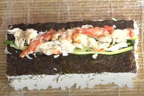 Roll California s krabom doma - recept krok za krokom Roll California s krabom doma - recept krok za krokom