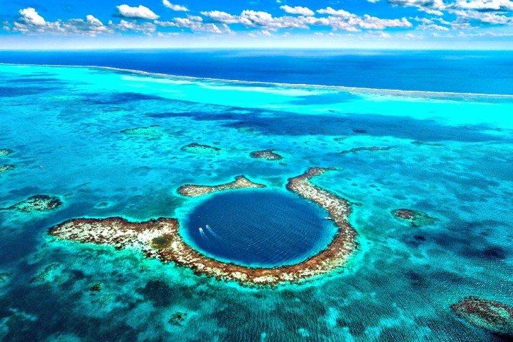 Veľká modrá diera, Belize - najkrajšie miesta na svete Veľká modrá diera, Belize - najkrajšie miesta na svete