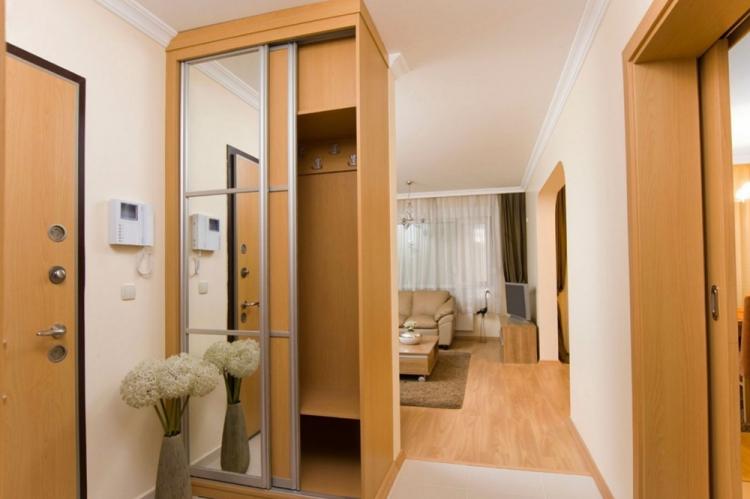 Posuvná skriňa do malej chodby Posuvná skriňa do malej chodby
