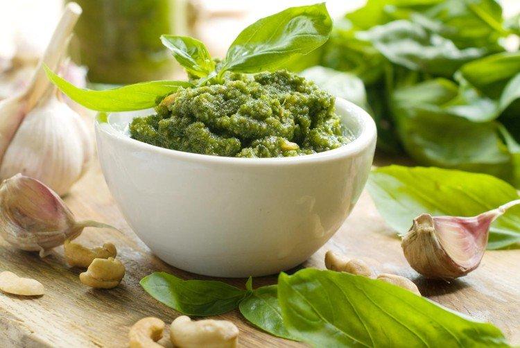 Kešu pesto omáčka - recepty doma Kešu pesto omáčka - recepty doma