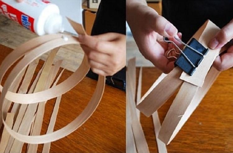 DIY plafond na luster vyrobený z drevených pásov DIY plafond na luster vyrobený z drevených pásov