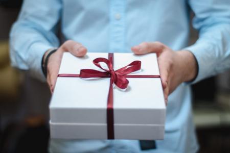 What to give my wife for her birthday: 50+ best gift ideas