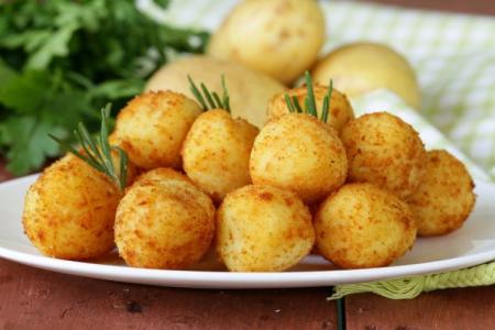 What to cook with potatoes: 20 quick and delicious recipes