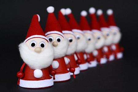 Santa Claus with his own hands in kindergarten and school: 8 beautiful craft ideas