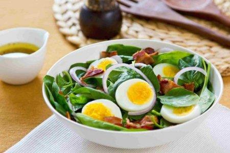 20 simple salads with boiled eggs