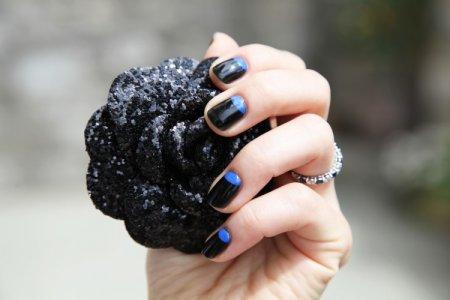 Dark manicure: beautiful ideas and fashion trends 2021 (photo)