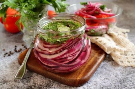 How to pickle onions: 12 quick and delicious recipes