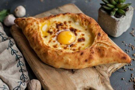 8 ways to make delicious Adjarian khachapuri