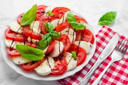 20 light and delicious salads with mozzarella